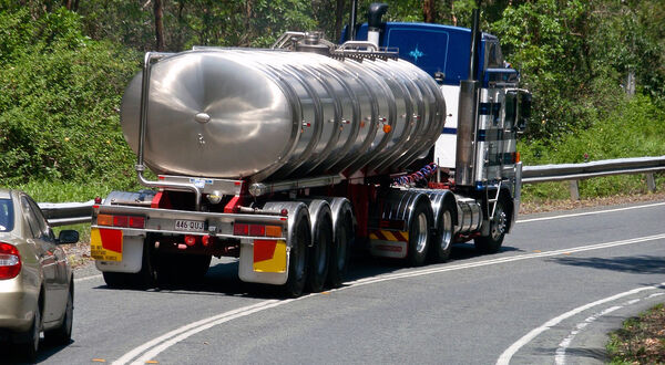 China urged to introduce mandatory standards for edible oil transport