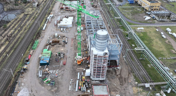 First distillation column in Verbio rapeseed oil methyl ester-based ethenolysis plant constructed