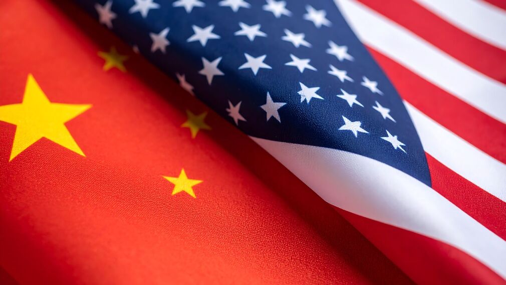 The American Soybean Association has urged US President Donald Trump to prioritise soyabeans in trade talks with China. Image source: Adobe Stock
