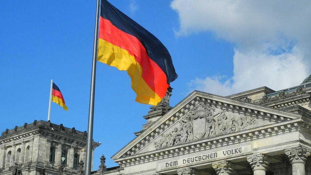 German lawmakers agreed to ease the cap on crop-based biofuels and raise GHG quotas. Image source: Karl Herl/Pixabay