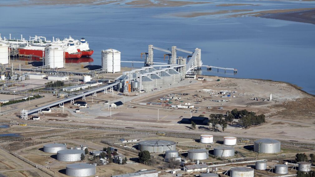LDC has announced plans to build a new sunflowerseed and soyabean processing plant in Bahía Blanca, Argentina. Image source:  LDC